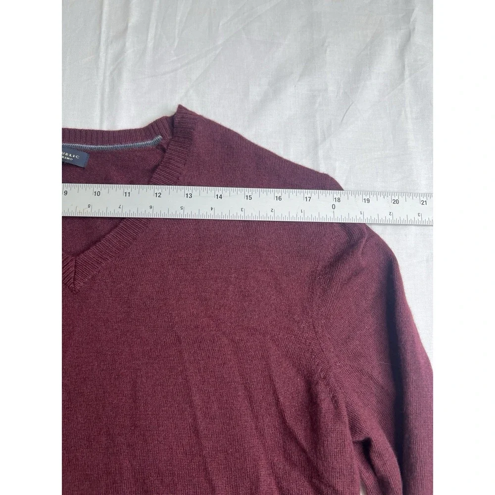 Banana Republic Sweater Mens L Burgundy Extra Fine‎ Merino 100% Wool V Neck
